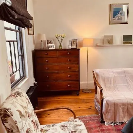 A Charming 1 Bed Artisan דבלין