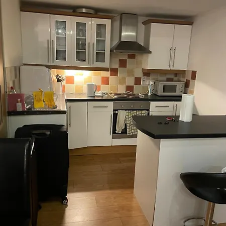 A Charming 1 Bed Artisan דירה
